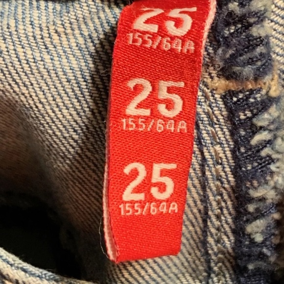 NEW NWT BSO Distressed Embroidered Womens Cropped Denim Blue Jeans, Size 2 - Picture 6 of 11